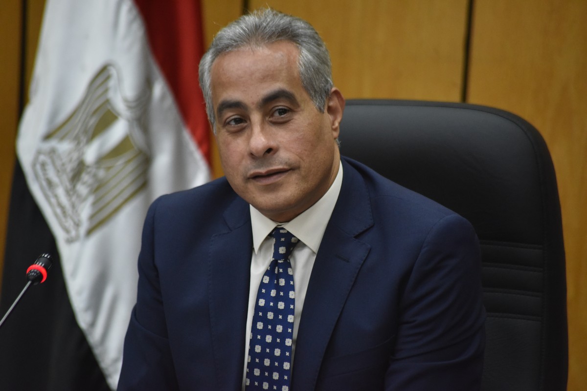 وزير القوى العامله 